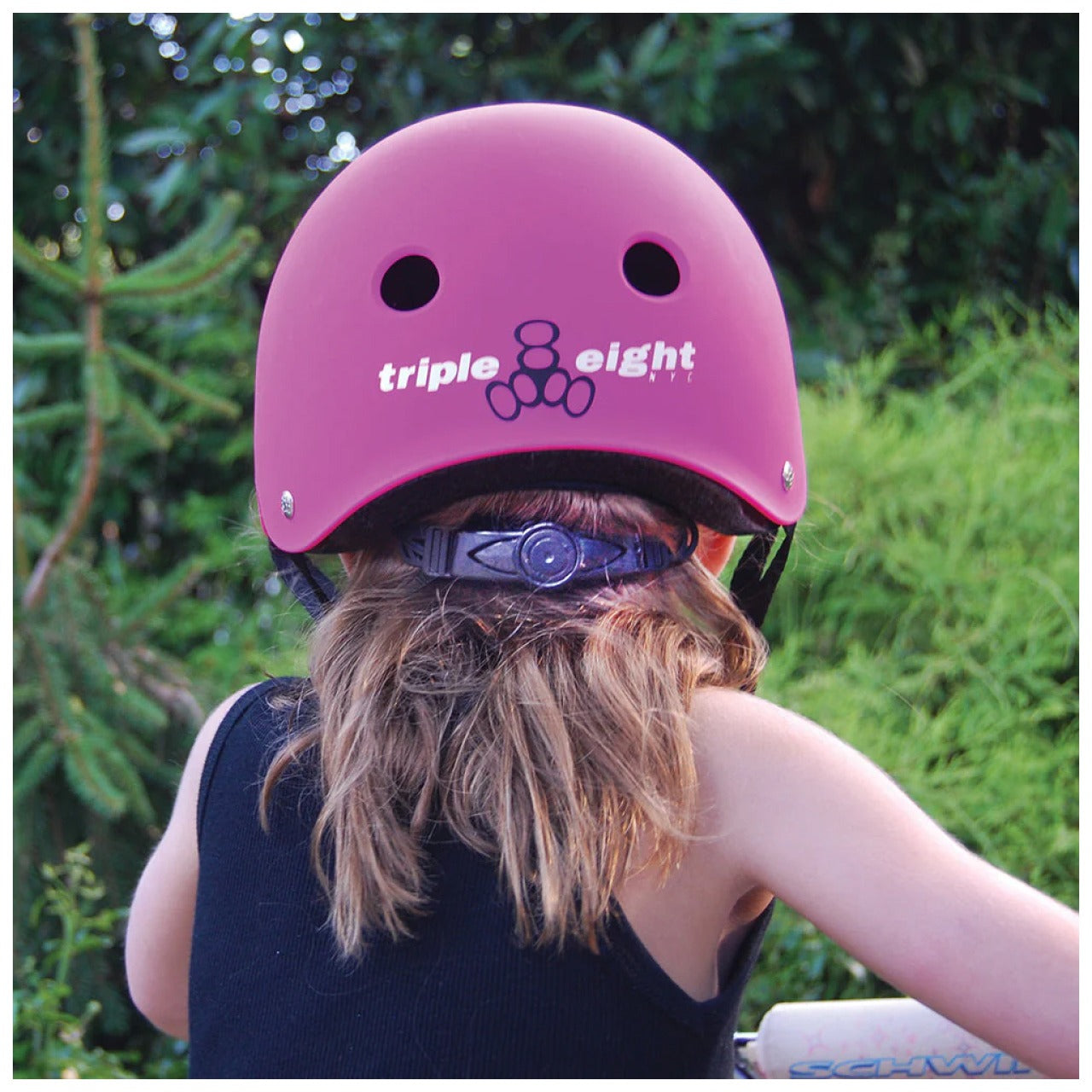 【triple eight】LIL 8 YOUTH HELMET NEON PINK MATTE