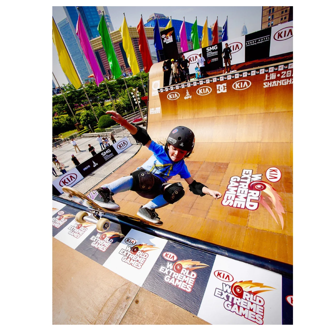 【triple eight】LITTLE TRICKY HELMET PINK RUBBER