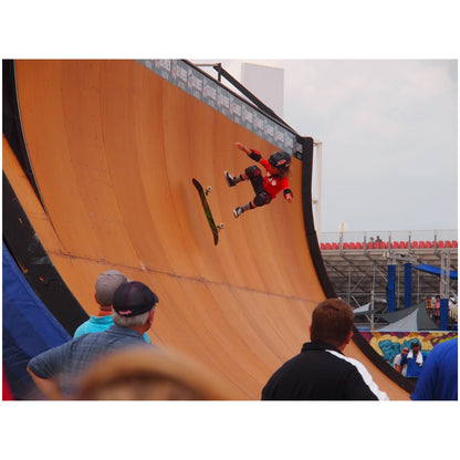 【triple eight】LITTLE TRICKY HELMET PINK RUBBER