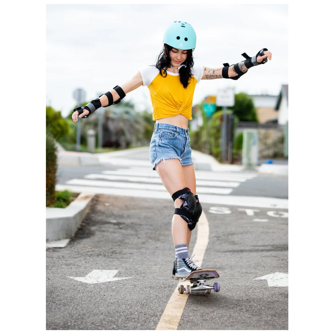 【triple eight】THE CERTIFIED SWEATSAVER HL TEAL HOLOGRAM